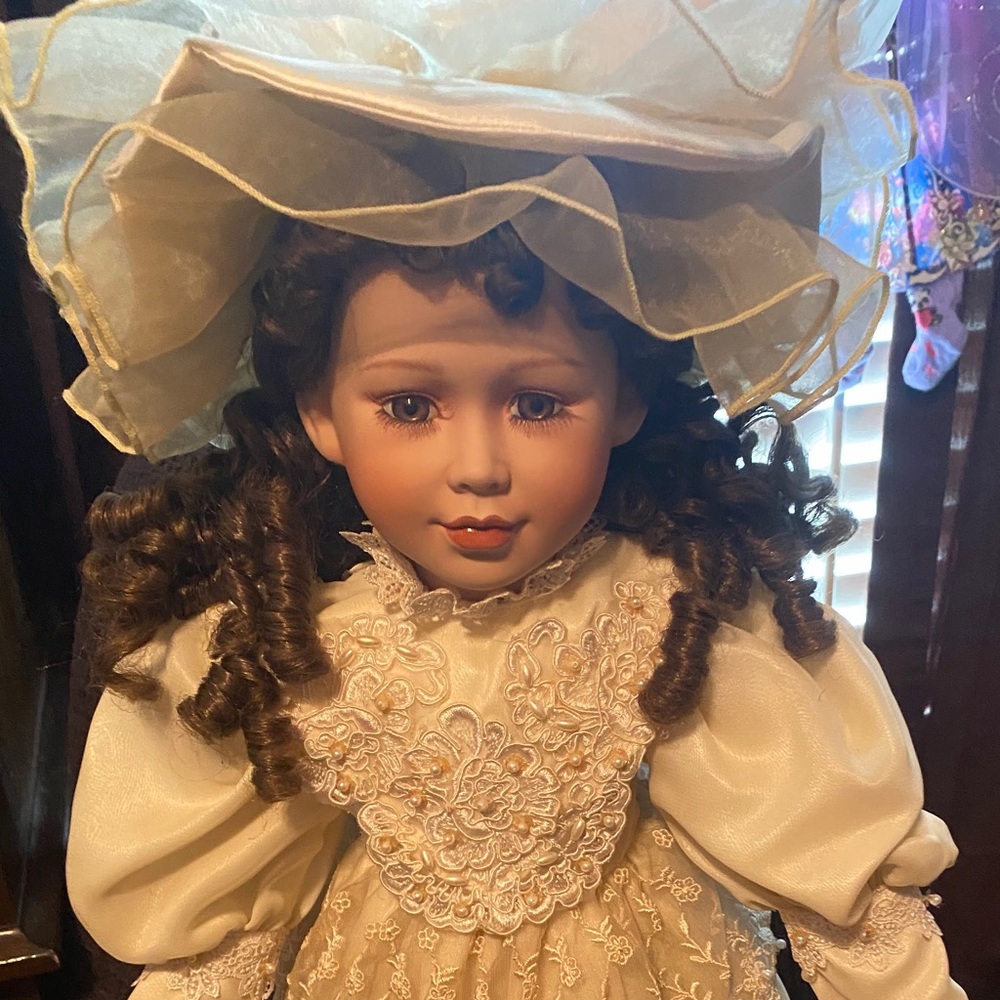Exquisite Porcelain 27" American Classics Handcrafted Judy Dianna Victorian Doll